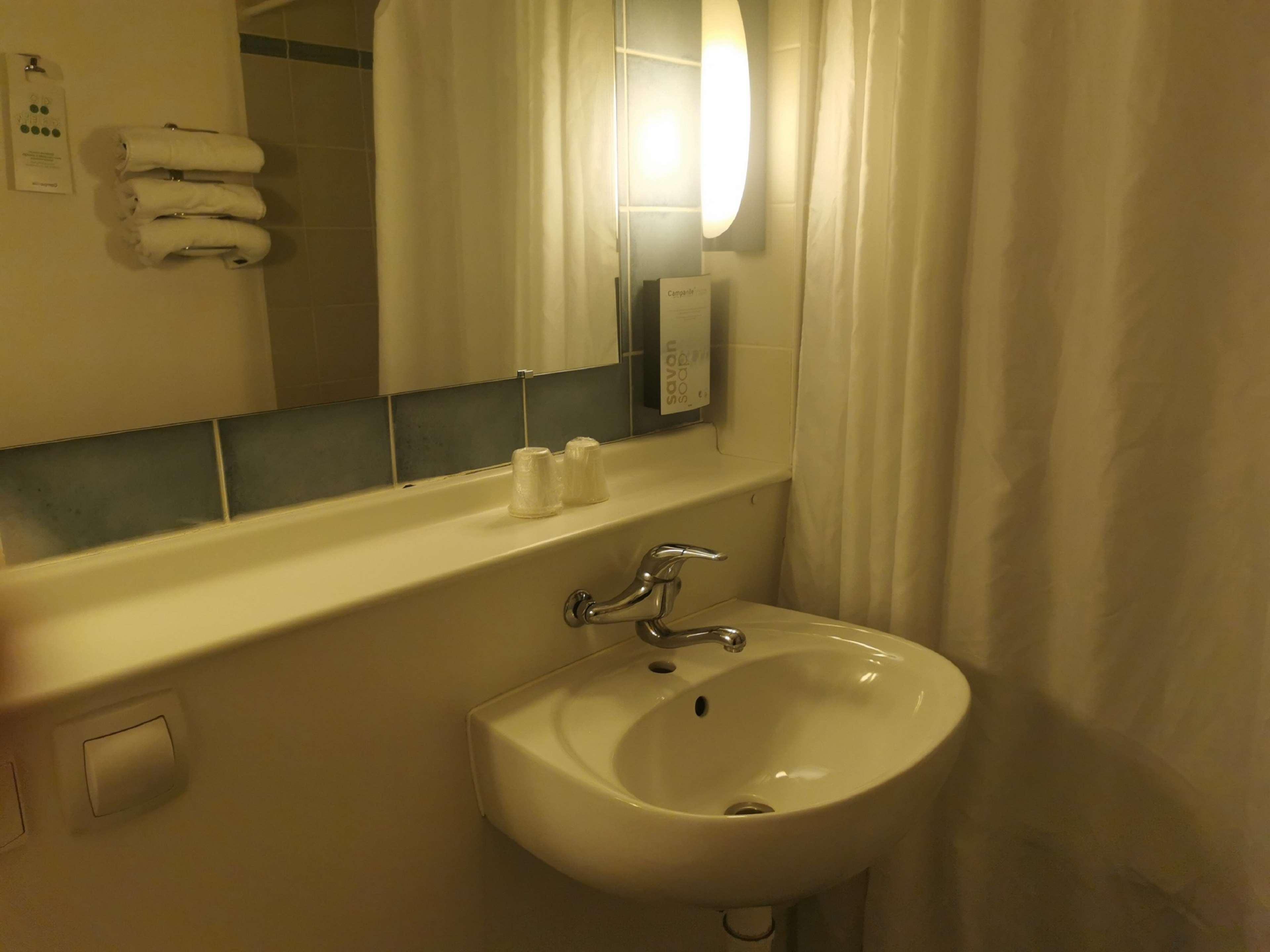 Campanile Manosque Hotell Eksteriør bilde