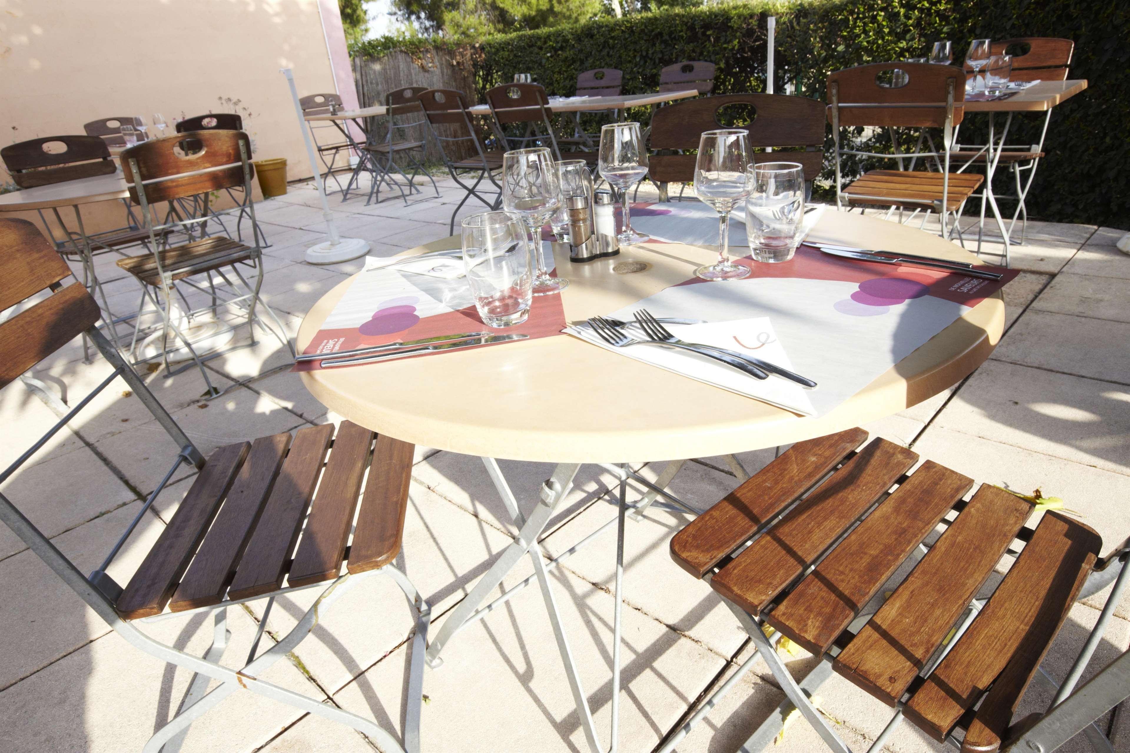 Campanile Manosque Hotell Eksteriør bilde